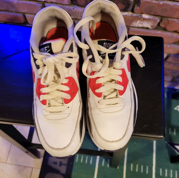 Nike Air Max 90 Sneakers - Picture 2 of 4